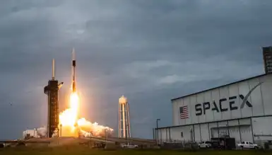 SpaceX, Yeni Nesil Uydu Filosunu Yörüngeye Yerleştiriyor