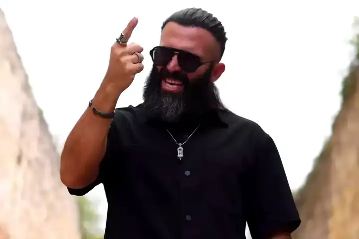 Turabi'nin Skandal Şarkısı İnternetten Siliniyor